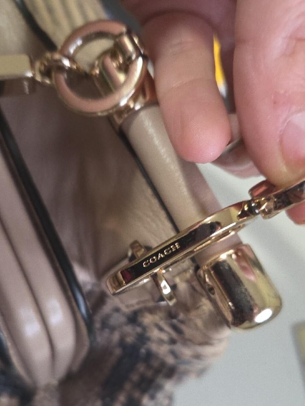 Coach Limited Edition Madison Pinnacle With Kisslock Beige & Black - Picture 10 of 11